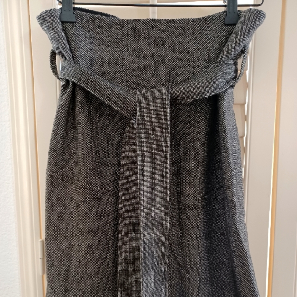 CLUB MONACO Wool pencil skirt with belt